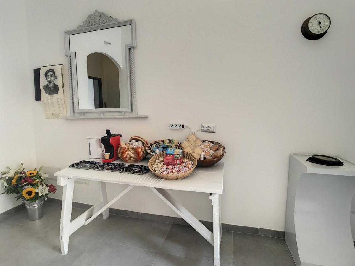 Il Bed And Breakfast Al Centro Castelsardo Exterior foto